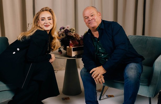 De TV van Gisteren: Paul de Leeuw herenigd met Adele in goedbekeken Busje Komt Zo